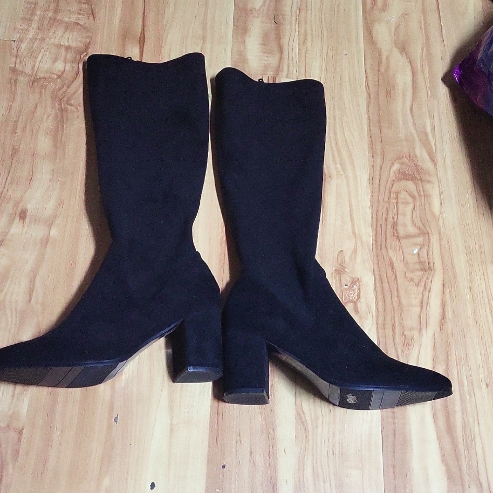 Le Chateau Black high below knee high faux suede size US9M